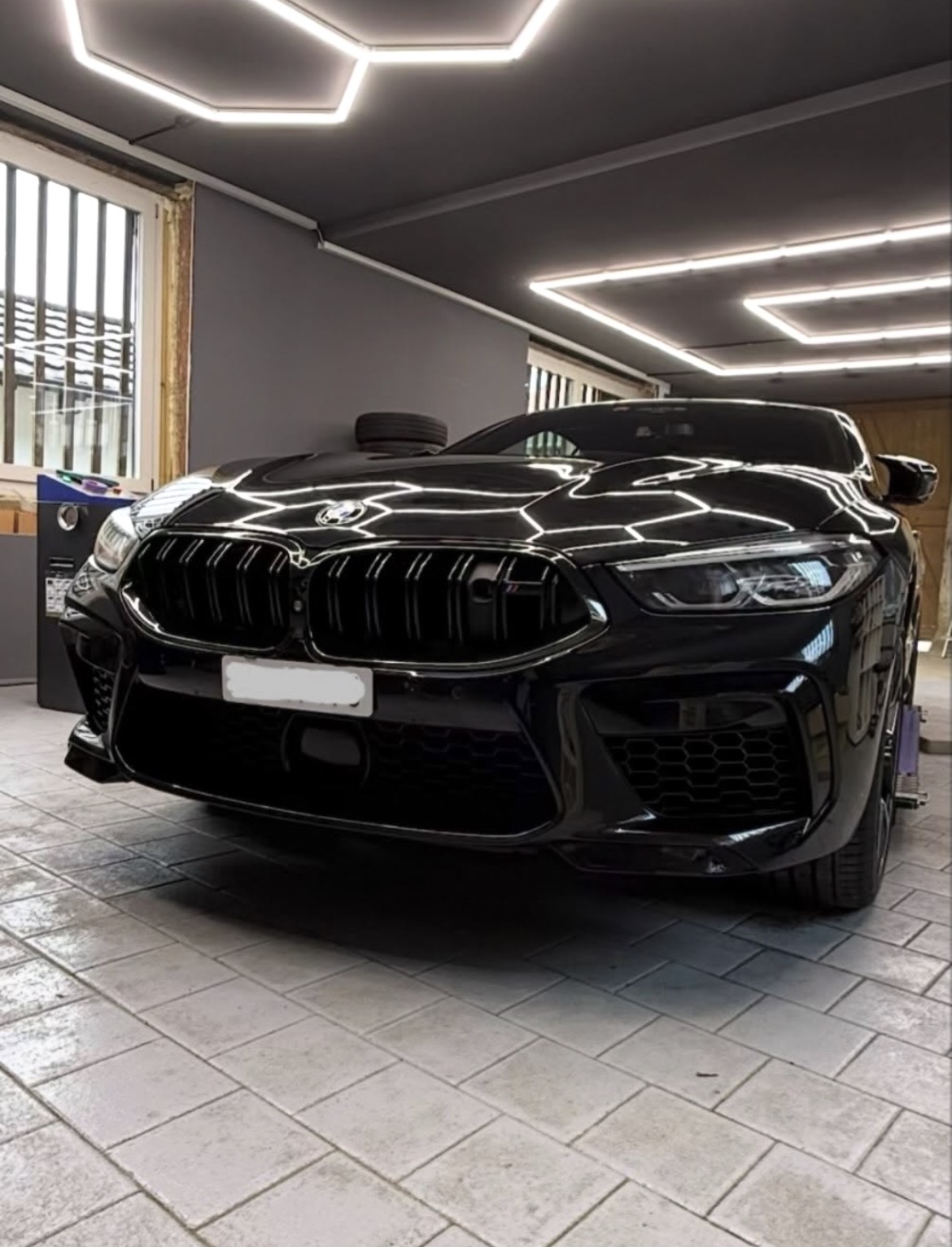 BMW M8 Gran Coupé – Politur